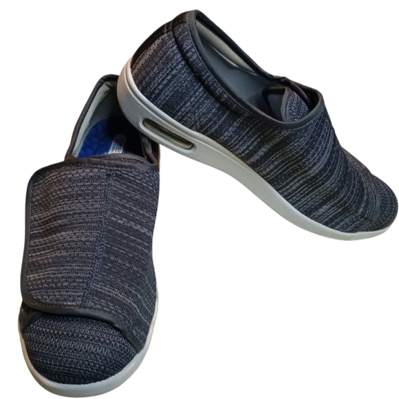 Youyun Diabetic Black and White Slip-On Sneakers/X - Wide Velcro Shoe/Unisex - Picture 4 of 13